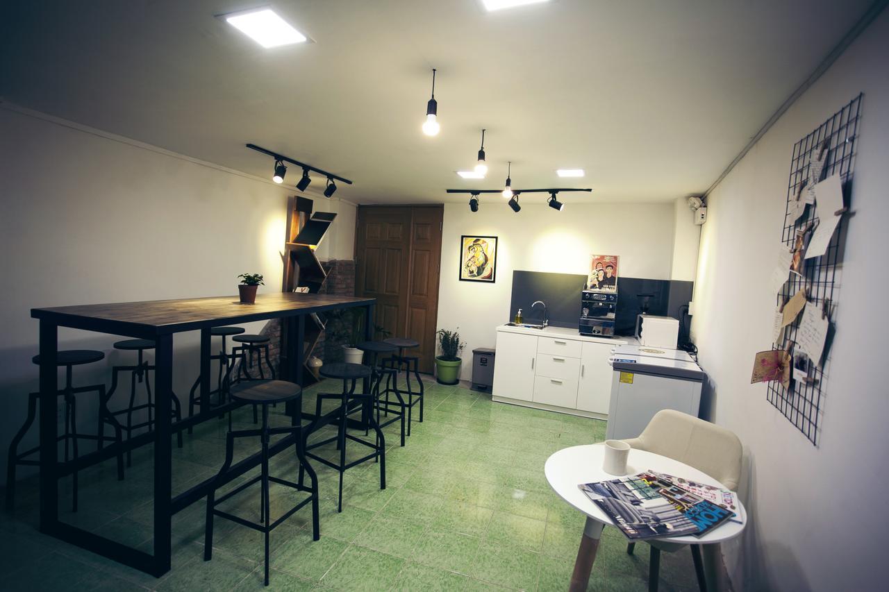 Sgn Living Bed and Breakfast Ho Chi Minh-stad Buitenkant foto